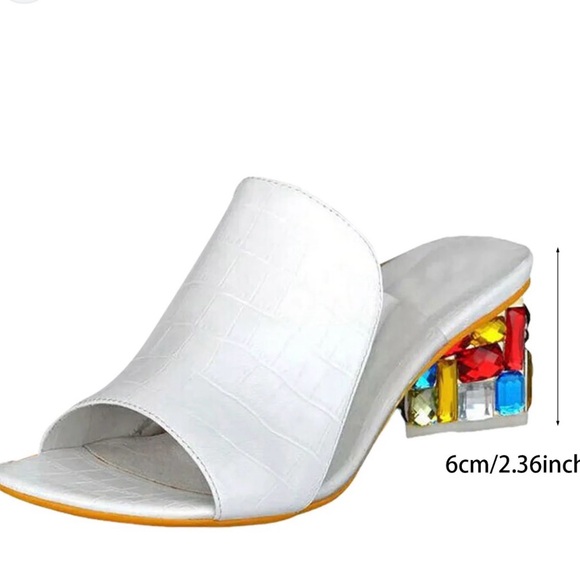 NWOT - Rhinestone Décor Slipper Sandal * White (Size 6.5) - Picture 2 of 11